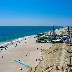 Boardwalk Hotel Charlee & Apartments Beach Hotel Oceanfront